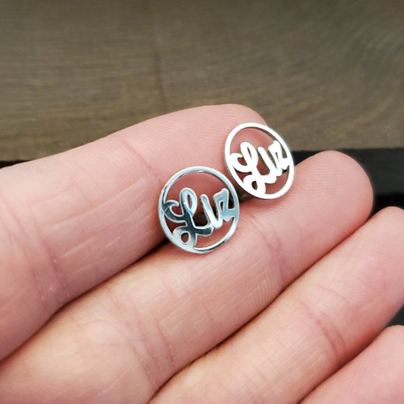 925 Sterling Silver Liz Name Stud Earrings - Picture 2 of 5